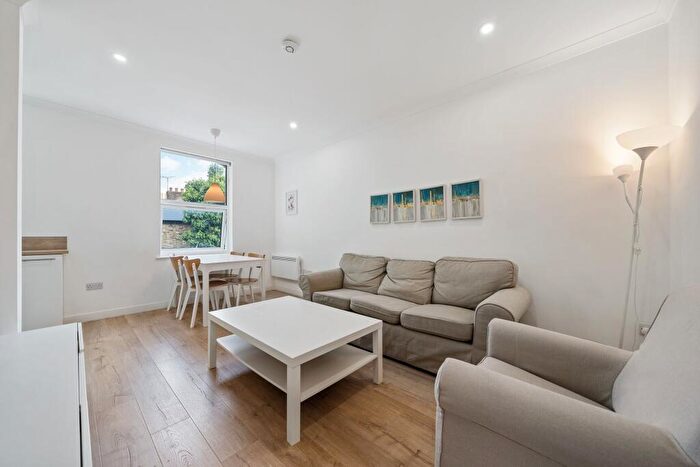 2 Bedroom Flat To Rent In Marriott Road, London, N4