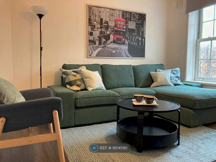 3 Bedroom Flat To Rent In Rushton House, London, SW8