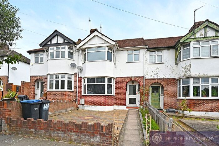3 Bedroom Terraced House To Rent In Milton Grove, London, N11