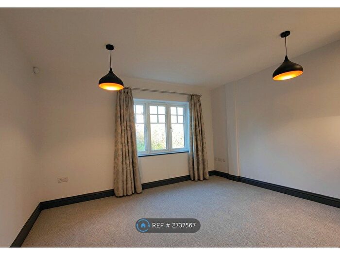 2 Bedroom Flat To Rent In Doyle Court, Haslemere, GU27