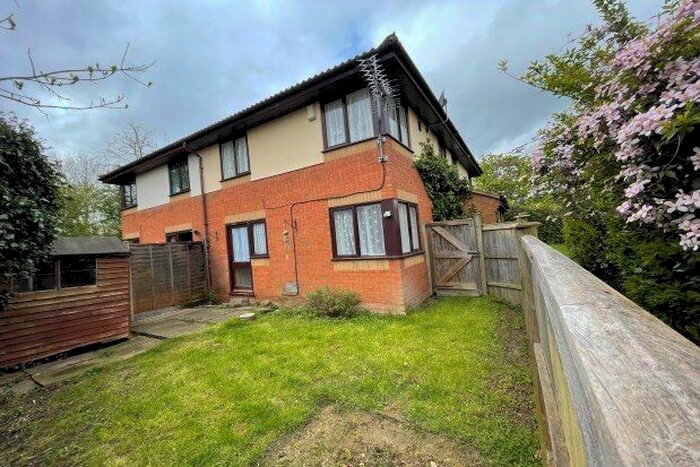 2 Bedroom Property To Rent In Kidd Close, Milton Keynes, MK8