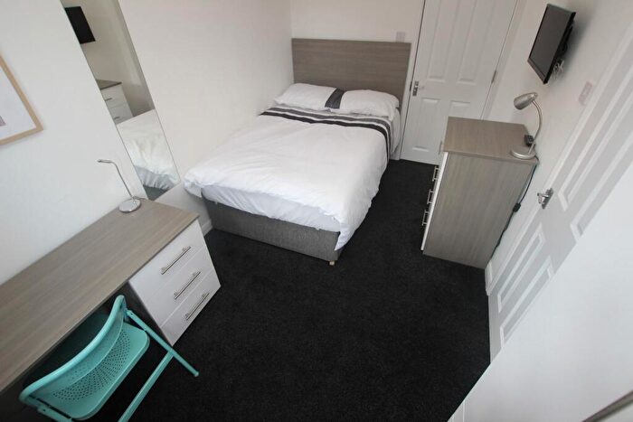 1 Bedroom Semi-Detached House To Rent In Delamere Road, Earley, RG6