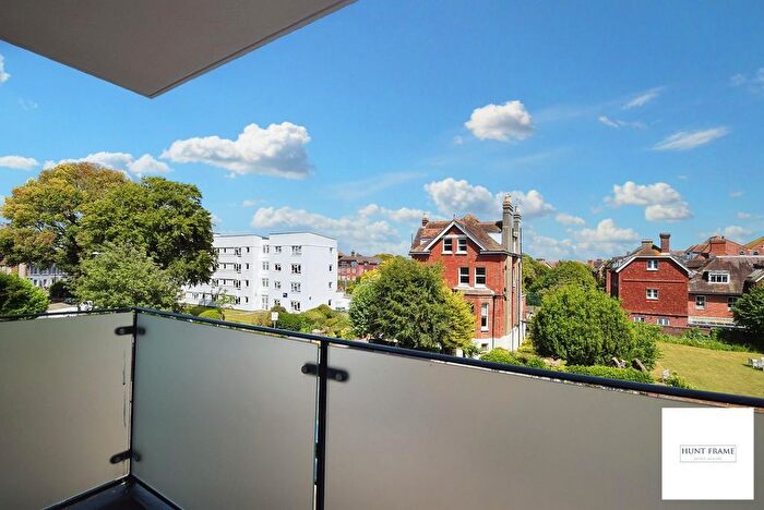3 Bedroom Flat For Sale In Granville Road, Eastbourne, BN20