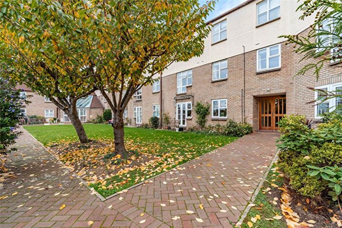 1 Bedroom Flat For Sale In Sycamore Court, Stilemans, Wickford, Essex, SS11
