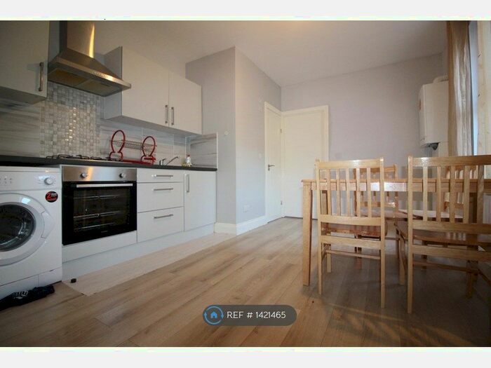 2 Bedroom Flat To Rent In Philip Lane, London, N15