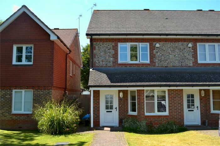 2 Bedroom End Of Terrace House To Rent In Greenfinch Drive, Twyford, Berkshire, RG10