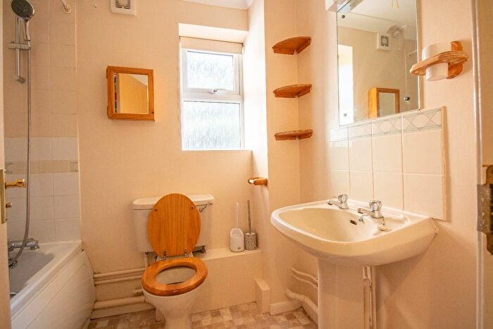 2 Bedroom Flat To Rent In Blackthorn Close, Cambridge, CB4
