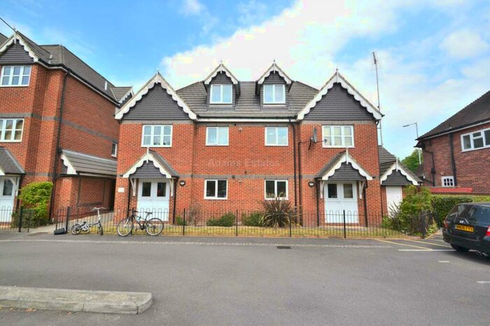 2 Bedroom Flat To Rent In Wokingham Road, Reading, RG6