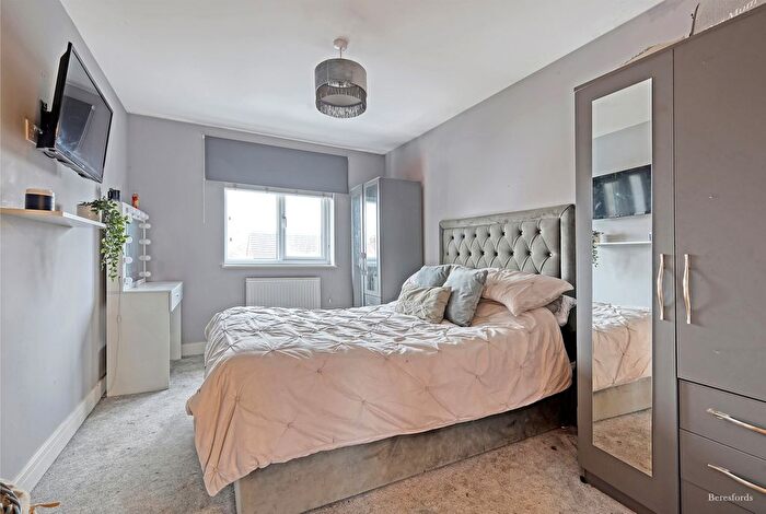 1 Bedroom Flat For Sale In Gatwick View, Billericay, CM12