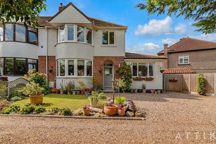 4 Bedroom Semi-Detached House For Sale In Upper Avenue, Halesworth, IP19