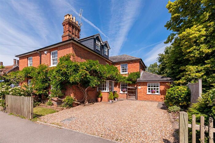 4 Bedroom Cottage For Sale In Waltham Road, White Waltham, Maidenhead, SL6