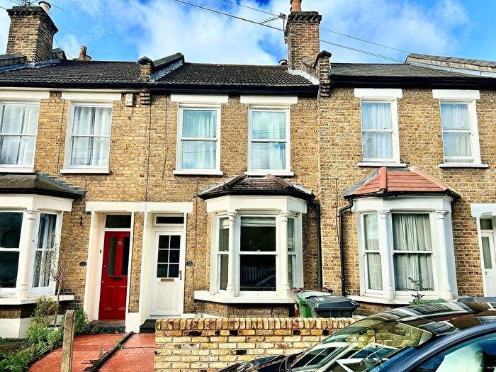2 Bedroom House To Rent In Eden Road, Walthamstow, E17