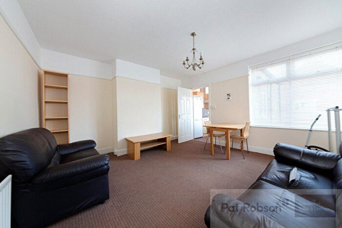 2 Bedroom Apartment To Rent In Chillingham Road, Heaton, Newcastle Upon Tyne, NE6