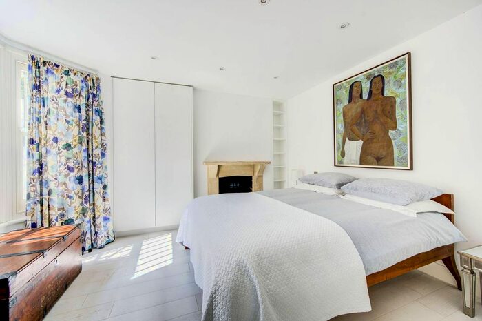 3 Bedroom Flat To Rent In Edith Grove, Chelsea, London, SW10