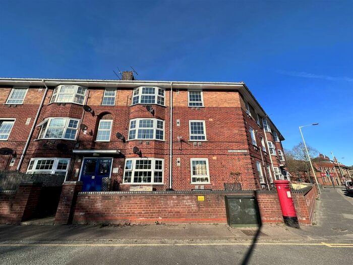 1 Bedroom Apartment To Rent In Barrack Street, Norwich, NR3