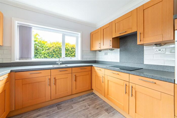 2 Bedroom Detached Bungalow For Sale In Fellside Road, Whickham, NE16