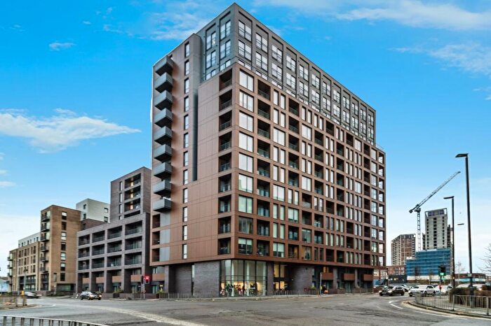 2 Bedroom Apartment To Rent In Oldfield Road, Salford, Greater Manchester, M5