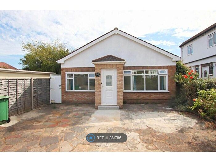 6 Bedroom Detached House To Rent In South Walk, London, BR4