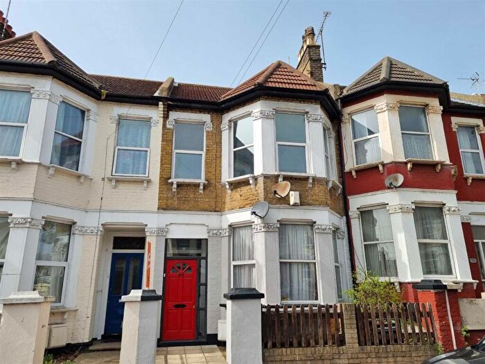 2 Bedroom Flat To Rent In Southchurch Avenue, Southend On Sea, SS1