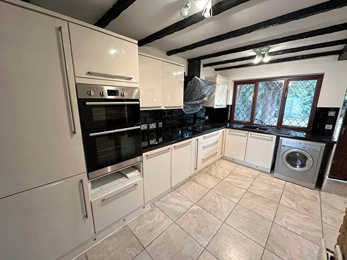 3 Bedroom Semi-detached House To Rent In Orchard Close, Uxbridge, New Denham, UB9