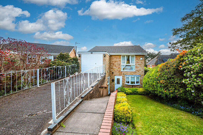 2 Bedroom Detached House For Sale In West View Drive, Kingswinford, DY6