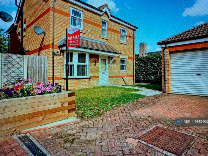 4 Bedroom Detached House To Rent In Rosemary Close, Doncaster, DN4