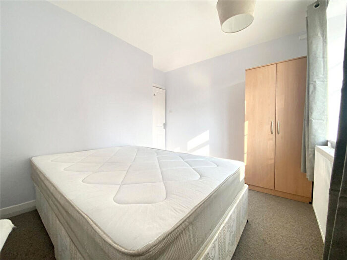 2 Bedroom Apartment To Rent In Shoot Up Hill, London, NW2