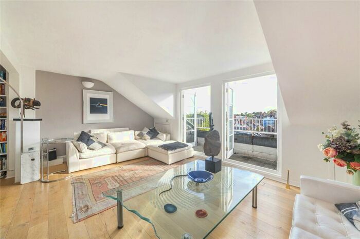 4 Bedroom Penthouse To Rent In Carlingford Road, Hampstead, NW3