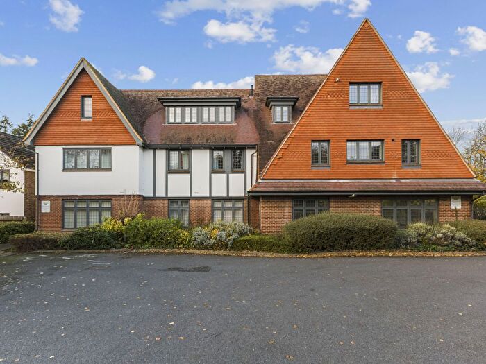2 Bedroom Flat To Rent In Old Mile House Court, St Albans, AL1