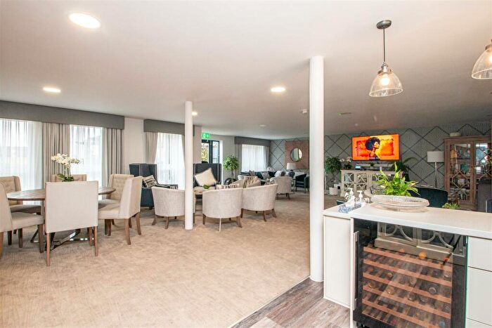 1 Bedroom Apartment To Rent In Hind Head Knowle, Welnut Tree, Milton Keynes, MK7