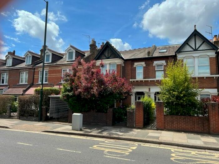 1 Bedroom Flat To Rent In Kingston Road, Teddington, TW11