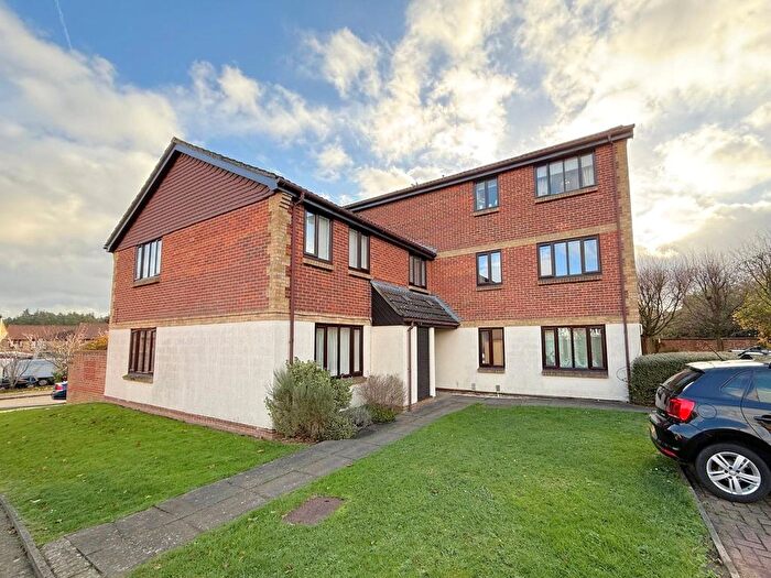 2 Bedroom Flat To Rent In Pyegrove Chase, Forest Park, Bracknell, Berkshire, RG12