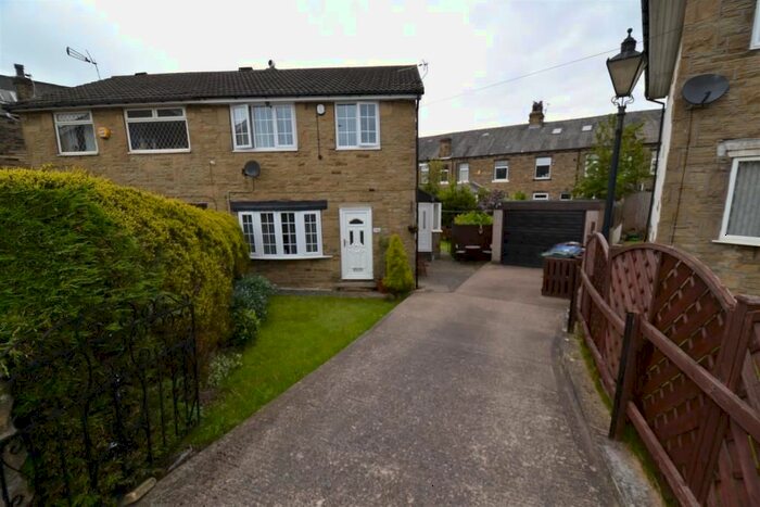 3 Bedroom Semi-Detached House To Rent In Fenby Gardens, Bradford, BD4