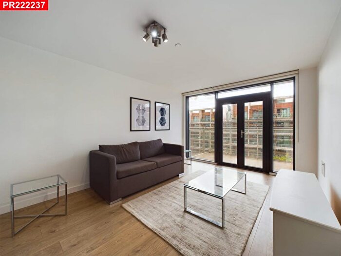 1 Bedroom Flat To Rent In Beechwood Road, London, E8