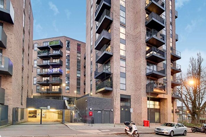 1 Bedroom Flat For Sale In Lyon Road, Harrow, HA1