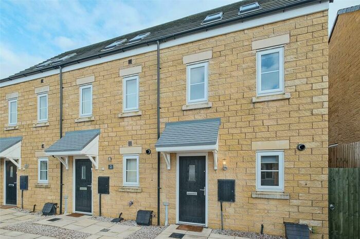 3 Bedroom Terraced House To Rent In Aspinall Drive, Colne, Lancashire, BB8