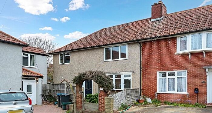 Industrial Property For Sale In Garendon Gardens, Morden, London, SM4