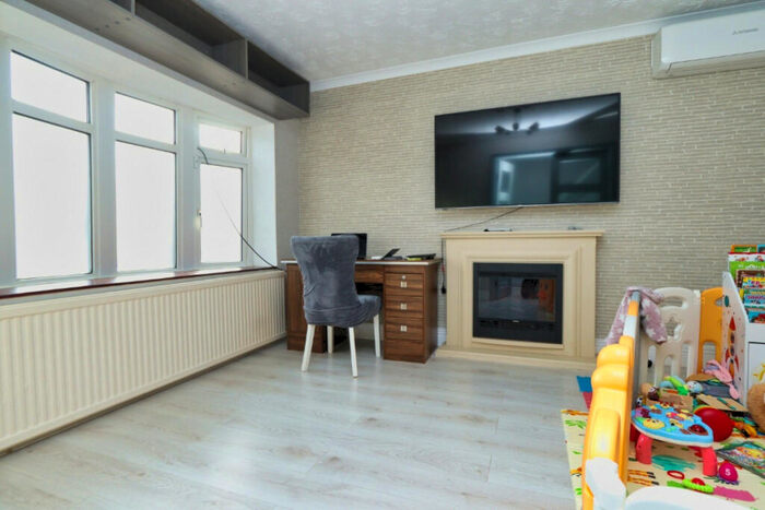 4 Bedroom End Of Terrace House To Rent In Lynton Avenue, Romford, RM7