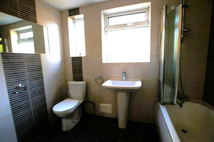 3 Bedroom Terraced House For Sale In Hanbury Road, Tottenham Hale, London, N17