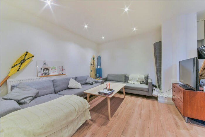 3 Bedroom Apartment To Rent In Springfield House, Dalston London, E8