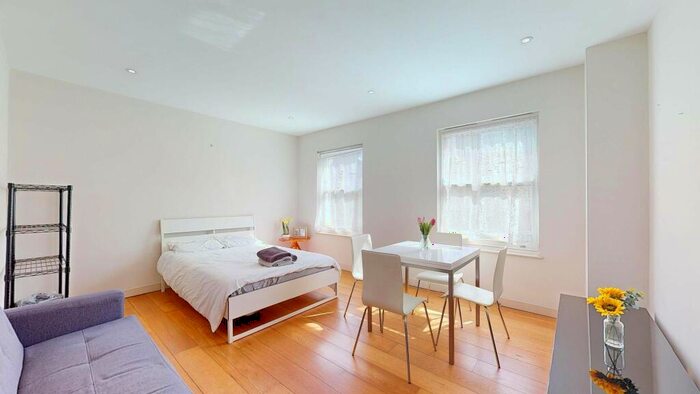 1 Bedroom Flat To Rent In Redcliffe Road, SW10