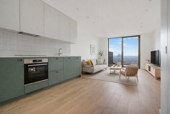 2 Bedroom Apartment To Rent In Station Road, Tottenham Hale, London, N17