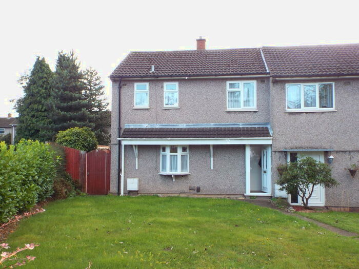 3 Bedroom House To Rent In Burns Road, Tamworth, B79