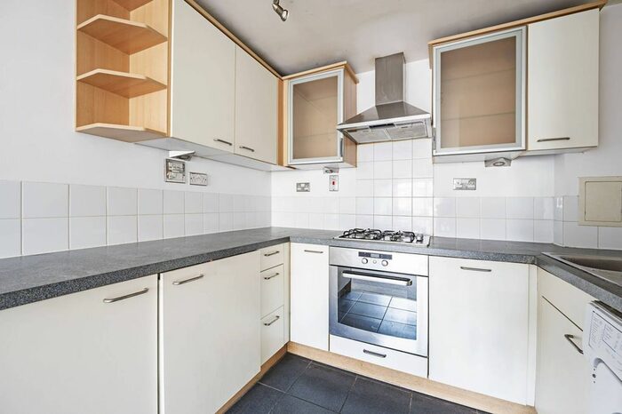 2 Bedroom Flat To Rent In Ammonite House, Stratford, London, E15
