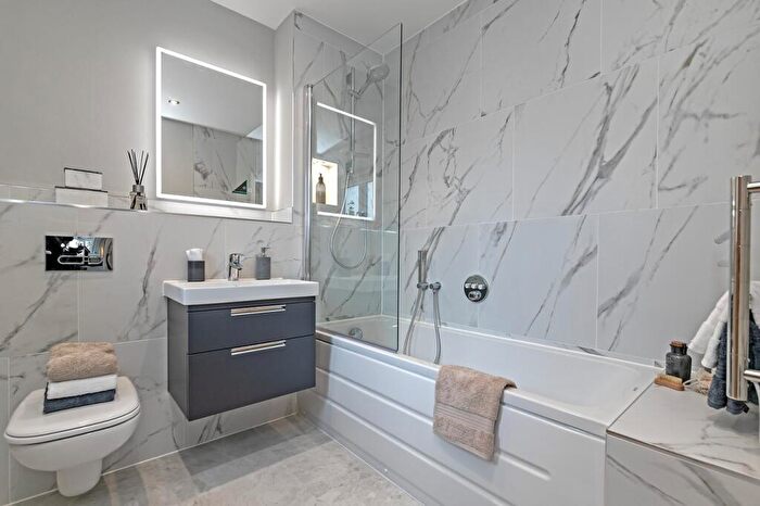 5 Bedroom Detached House For Sale In Greensands Place, Clophill Road, Maulden, Bedfordshire, MK45