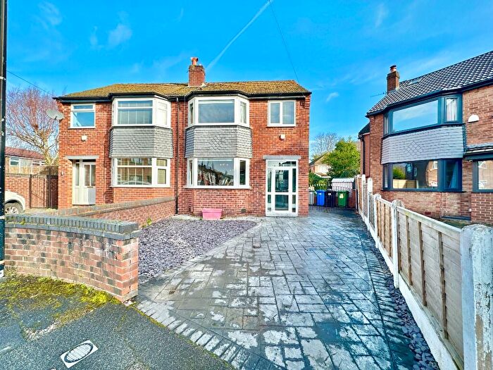 3 Bedroom Semi Detached House For Sale In Beech Road, Sale, Greater Manchester, M33