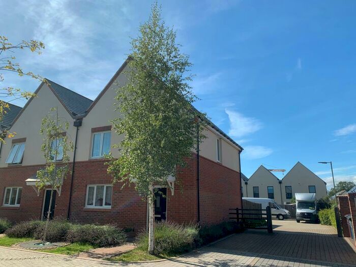 3 Bedroom End Of Terrace House To Rent In Tayberry Close, Bicester, OX27