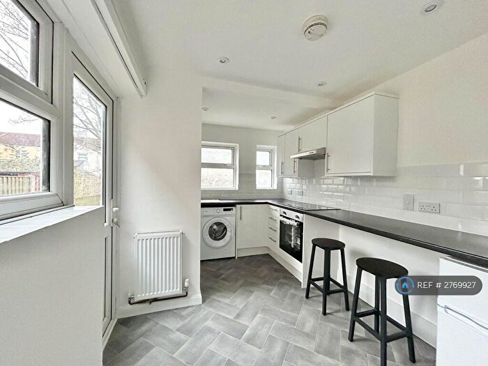 2 Bedroom Flat To Rent In Alma Road, Sheerness, ME12