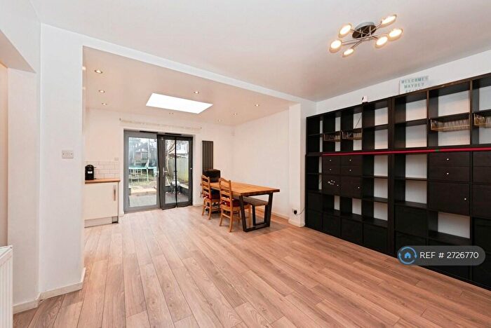 4 Bedroom Detached House To Rent In Sunningdale Road, Cheam, Sutton, SM1