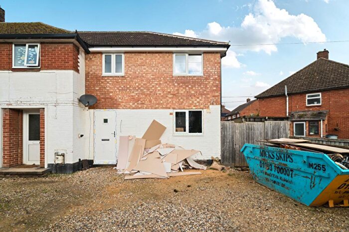 2 Bedroom End Of Terrace House For Sale In Merton Way, Yarnton, OX5